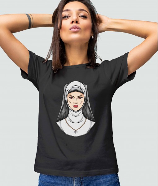 Дамска тениска с щампа Арт Female priest